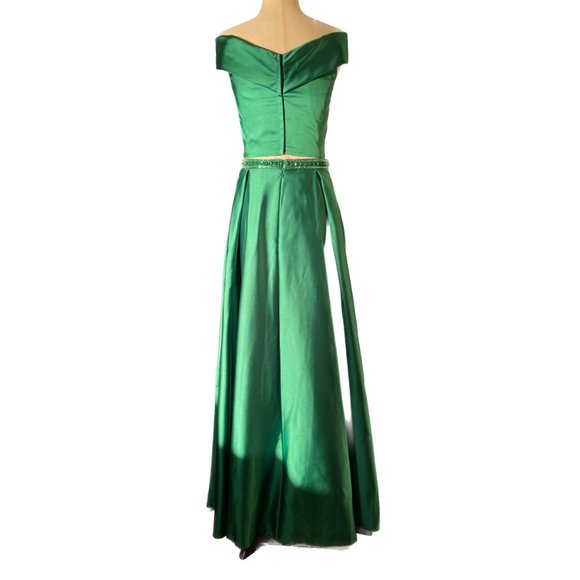 SHERRI HILL Emerald Green Long 2 Piece Prom Dress with Beaded Waist, Size 6 Prom